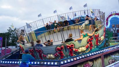 Bild: kaz
Sieben Tage wurde auf dem Kemnather Wiesenfest in diesem Jahr gefeiert. Besucher, Festwirt, Stadt, Schausteller und Einsatzkräfte ziehen im Gespräch mit Oberpfalz-Medien Bilanz.