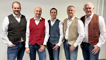 Bild: den
Aus dem Sextett ist ein Quintett geworden. "Sing Out"das sind (von links) Gregor Schraml (Tenor), Armin Steinhauser (Bariton), Rudi Kreuzer (Tenor, Chorleitung), Markus Schuller (Bass, Beatbox) und Uli Roth (Bass).
