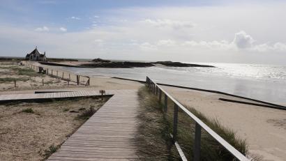 Bild: Deike Uhtenwoldt/dpa
Blick auf den Atlantik am Pointe de Penvins auf der Südseite der Rhuys-Halbinsel.