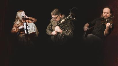 Bild: Wurzelwasser/exb
Die Band Wurzelwasser tritt im Schloss in Theuern auf.