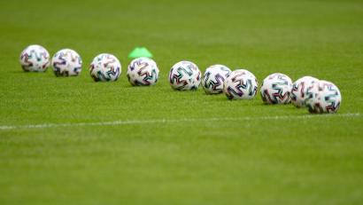 Symbolbild: Robert Michael/dpa
Das Achtelfinale im bayerischen Toto-Pokal ist ausgelost.