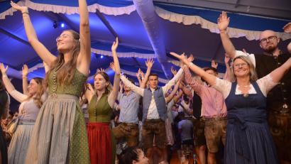 Bild: bey
Stimmung im Festzelt auf der Flosser Kirwa