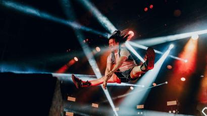 Bild: Roosa-Maria Kauppila/Oulu August Festivals /dpa
Der Sieger gab auf der Bühne alles.