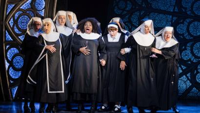 Bild: Sister Act UK &amp; Ireland Touring Production 2023/24. Photography Mark Senio
Sister Act - Das Musical