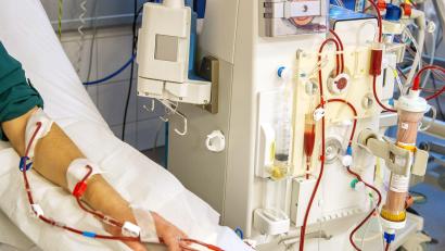 Symbolbild: Hauke-Christian Dittrich/dpa
Die Lichter des Dialysezentrums am Krankenhaus Tirschenreuth bleiben auch künftig aus. Auch nach dem Widerspruch gegen den Beschluss des Zulassungsausschusses gab es eine Abfuhr.