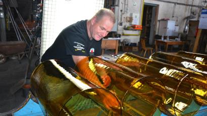 Bild: jr
Hüttenmeister Wenzel Riederer arbeitet sich seit 50 Jahren bei Lamberts in Waldsassen am Glas ab.