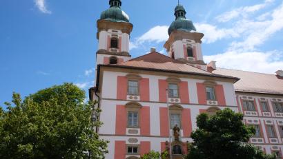Bild: do
Das Kloster Speinshart ist ein Ort der Begegnung. Zum traditionellen Speinsharttag kündigt der Förderverein einen Festvortrag von Prof. Dr. Veronika Grimm, Mitglied der fünf deutschen "Wirtschaftsweisen" und ein festliches Konzert an.