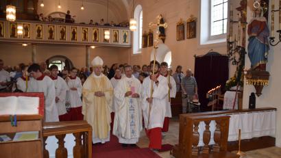 Bild: swo
Beim Pontifikalgottesdienst am Eröffnungstag der Mausbergfestwoche richtete Weihbischof Reinhard Pappenberger auch viele mahnende Worte an die Gläubigen.