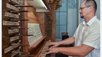Bild: Stephan Huber
Orgelmusikreihe in der Schulkirche in Amberg 2024: Aleš Nosek, Titularorganist der St. Bartolomäus-Kathedrale Pilsen glänzte bei seinem Kurzkonzert in Amberg.
