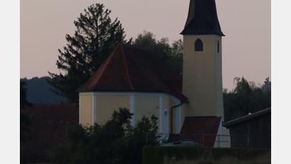 Bild: mrr
Die Feuerwehr Rieden lädt die Bevölkerung für Sonntag, 8. September, zur Siegenhofener Wiesnkirwa bei der Kirche Maria Hilf ein