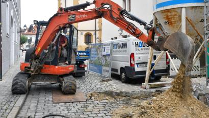 Bild: Petra Hartl
Die Franziskanergasse in Amberg wird aufgrund von Bauarbeiten voraussichtlich bis Freitag, 6. September, gesperrt sein. Ein Grund der Bauarbeiten ist, dass ein Stromanschluss für ein Gebäude hergestellt wird.