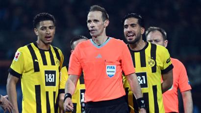 Bild: Federico Gambarini/dpa
Schiedsrichter Sascha Stegemann unterlief 2023 beim Spiel Bochum-BVB ein schwerwiegender Fehler.