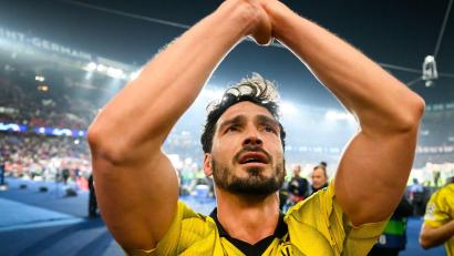 Bild: Robert Michael/dpa
Mats Hummels ist auf der Suche nach einem neuen Arbeitgeber fündig geworden.