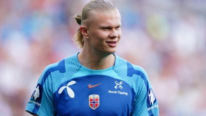 Bild: Zac Goodwin/PA Wire/dpa
Nicht der einzige, der einen Dopingtest ablegen sollte: Norwegens Stürmerstar Erling Haaland.