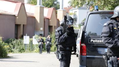 Bild: David Oßwald/NEWS5/dpa
Die Polizei sucht weiterhin Zeuginnen und Zeugen.