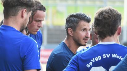 Archivbild: A. Schwarzmeier
SpVgg-SV-Trainer Michael Riester und seine Jungs sind in der Bayernliga Nord bestens unterwegs. Warum soll man auch in Würzburg nichts holen?