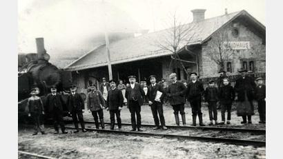 Bild: Heimatkundlicher Arbeitskreis Waidhaus
Am 16. August 1900 ist die Einweihung des Waidhauser Bahnhofs erfolgt.