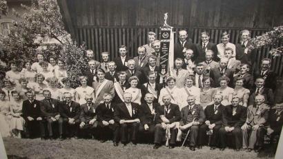 Bild:  Archiv Männergesangverein Wirbenz/exb
Der Männergesangverein bei seinem 100-jährigen Jubiläum 1955.