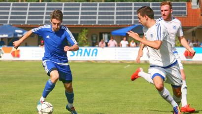 Bild: war
2017 trug Andre Klahn (links) noch das Trikot des SV Etzenricht. Als Trainer des TSV Tännesberg kehrt er am Samstag zu seinem Ex-Verein zurück.