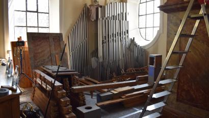 Bild: szl
Die knapp 100 Jahre alte Weise-Orgel besteht aus über 900 Pfeifen - zwei Drittel aus Metall und ein Drittel aus Holz. Diese werden bis auf etwa 50 Stück wiederverwendet. Die Technik dagegen wird komplett erneuert.