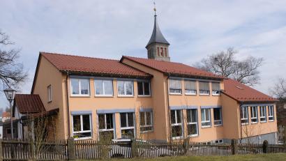 Bild: le
Der Diakonieverein kümmert sich als Träger um die Instandhaltung des Kindergartens "Unterm Regenbogen".