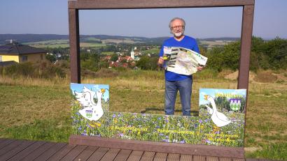 Bild: fvo
Josef Forster am Aussichtpunkt bei der Panoramawiese am Hirmesbühl