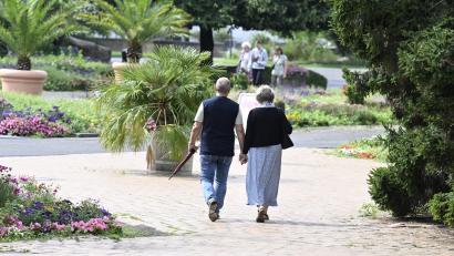 Symbolbild: Roberto Pfeil/dpa
Selbstbestimmter, lebenslustiger und kompromissloser: Mehr als je zuvor achtet die Generation 50 plus auf ihre Bedürfnisse, zeigt eine Studie der Witt-Guppe.