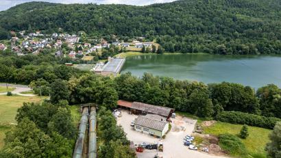 Symbolbild: Armin Weigel/dpa
Auf dem Gelände des Pumpspeicherkraftwerks am Happurger Stausee ist ein Auto im Gebüsch zum Stehen gekommen, nachdem der Fahrer zuvor die Kontrolle darüber verloren hatte.