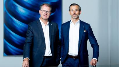 Bild: Röchling
Die neuen Chefs: Raphael Wolfram (rechts) wird zum 1. Juli 2025 neuer CEO von Röchling Industrial. Martin Schüler wird zum 1. Februar 2025 neuer CEO von Röchling Automotive.