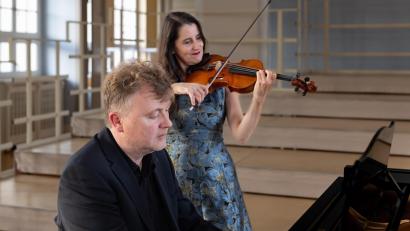 Bild: Tommi Riedel/exb
Susanne Hofmann (Violine) und Thorsten Fabrizi (Klavier) spielen in Pfreimd ein Konzert.