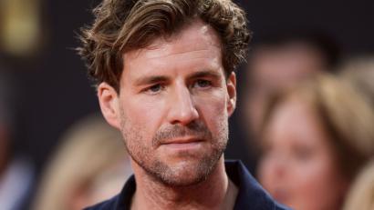 Bild: Rolf Vennenbernd/dpa
In Ostwestfalen wollte Comedian Luke Mockridge seine neue Tour starten - nach massiver Kritik an seinen Aussagen über Behindertensport sind die ersten Auftritte nun abgesagt.