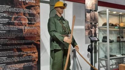 Bild: Förderverein Maffeispiele/exb
Pförtner, Steiger, Markscheider und viele weitere bergmännische Funktionen sind im Bergbaumuseum Auerbach zu sehen. Es hat gemeinsam mit den städtischen Museen am Marktsonntag, 15. September, geöffnet.