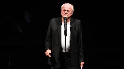 Bild: Petra Hartl
Winfried Steinl, der Groß- und Altmeister des Amberger Theaters, startet mit dem AMSemble in ein neues Abenteuer.