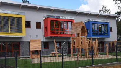 Bild: bö
Das Licht brennt: Der Kindergarten "Sonnenschein 2" in der Neuen Mitte in Ebermannsdorf ist seit einigen Tagen in Betrieb.