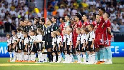 Symbolbild: Rolf Vennenbernd/dpa
Für das U21-Länderspiel am 11. Oktober in Regensburg werden noch Einlaufkinder gesucht.
