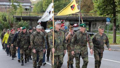 Bild: Wolfgang Steinbacher
Die zweite Etappe von Amberg nach Sulzbach-Rosenberg führte die Soldaten durch die Bahnunterführung an der Erzhausstraße in Rosenberg. Von dort ging es weiter über den Dultplatz bis zum Rathaus.