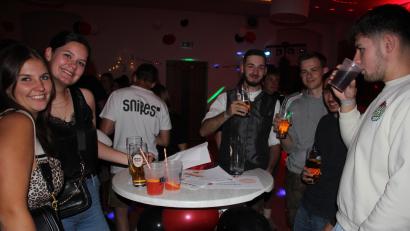 Bild: kro
Auch sie hatten ihren Spaß bei der Kirwa-Disco in Falkenberg.