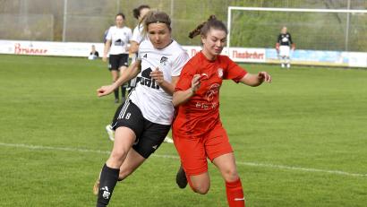 Archivbild: Hubert Ziegler
Auch Anna Luschner (rechts/Szene aus einem früheren Spiel) traf für Theuern in Ingolstadt.