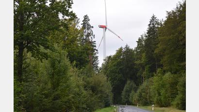 Bild: bö
Bei der Neuaufstellung des Teilabschnitts Windenergie durch den regionalen Planungsverband Oberpfalz-Nord ist durch die Herausnahme von gemeldeten Flächen für die Windenergie-Nutzung die Gemeinde Ebermannsdorf unter die 1,1-Prozent-Marke gerutscht.