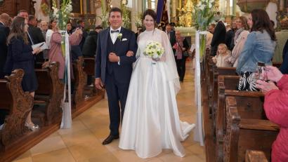 Bild: fvo
Susanne und Richard Völkl nach der Trauung in der Wallfahrtskirche Mariä Heimsuchung am Fahrenberg.