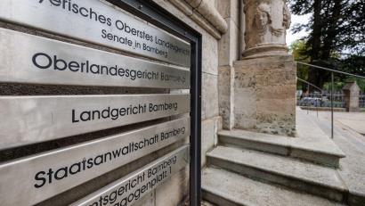 Symbolbild: Daniel Karmann/dpa
Ein ehemaliger Mitarbeiter der Bamberger Staatsanwaltschaft steht ab September in Bamberg vor Gericht. (Archivbild)