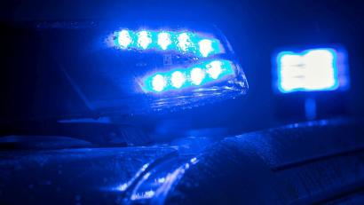 Bild: Jens Büttner/dpa
In Sulzbach-Rosenberg verbrannte ein Grundstücksbesitzer Kunststoffmüll. Jetzt leitete die Polizei ein Bußgeldverfahren gegen ihn ein.