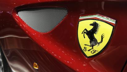 Symbolbild: Uli Deck/dpa
Ein Ferrari-Fahrer fuhr auf der A9 bei Bayreuth 160 km/h in einem auf 80 km/h beschränkten Bereich.