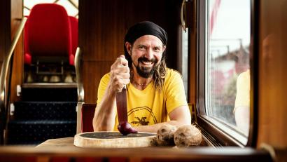 Bild:  Kathi Lepper
Steffen Prase ist einer der Gastköche beim Kulinarik-Fest von Jürgen Haas beim Sternwirt in Högen am Samstag, 28. September. Seine Reggae-Küche vereint seine beiden Leidenschaften: Vegetarisches und Jamaika.