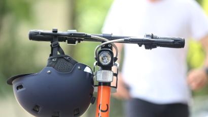 Symbolbild: Roland Weihrauch/dpa
Zweimal erwischte die Polizei zuletzt E-Scooter-Fahrer unter Drogeneinfluss in Weiden.