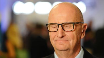 Bild: Kay Nietfeld/dpa
Ministerpräsident Dietmar Woidke (SPD) hat sein Wahlziel erreicht - und nun doch eine schwierige Aufgabe.