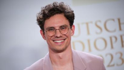 Bild: Christian Charisius/dpa
Sänger Kamrad liebt das Popstar- und Kleinstadtleben.