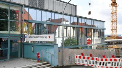 Bild: Petra Hartl
Das Klinikum St. Marien in Amberg muss inzwischen selbst auf die finanzielle Notaufnahme.