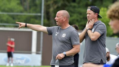 Archivbild: Hubert Ziegler
Künftig gibt Markus Kipry (links) alleine die Kommandos. Kai Hempel (hinten rechts) ist nicht mehr Cheftrainer der DJK Gebenbach.