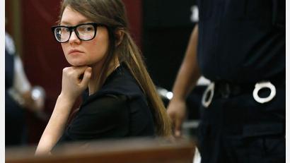 Bild: Richard Drew/AP/dpa
Anna Sorokin ist in einer US-Tanzshow schon früh gescheitert, fand das aber nicht so schlimm.